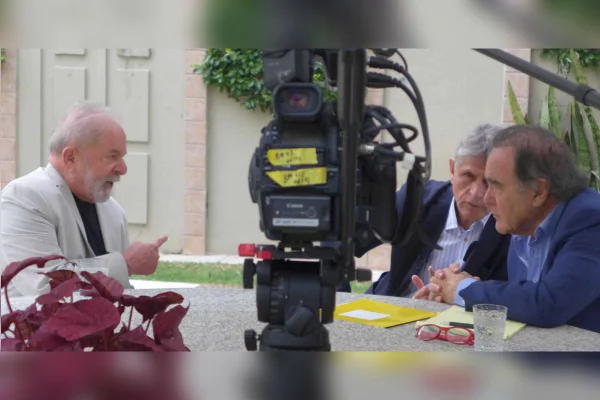 Lula durante as gravações do documentário de Oliver Stone