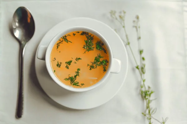 recipiente com caldo