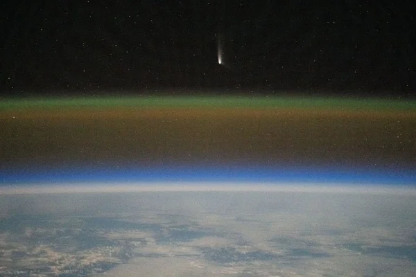 Imagem colorida do cometa do século - Metrópoles