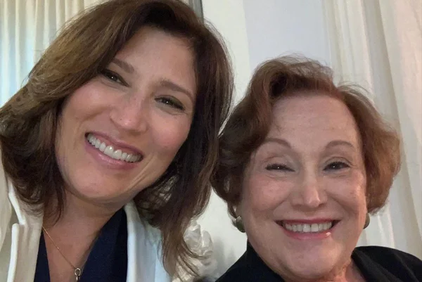 Um mês após morte de Nicette Bruno, Beth Goulart homenageia a mãe