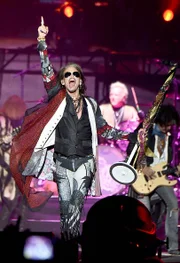 Aerosmith cancela show no Brasil por problema de saúde de Steven Tyler - imagem 4 Aerosmith cancela show no Brasil por problema de saúde de Steven Tyler - imagem 4