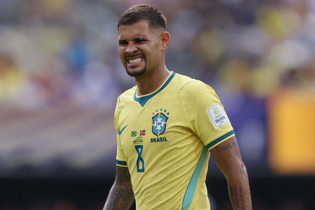 Bruno Guimarães: Newcastle rejeita proposta do Arsenal pelo brasileiro