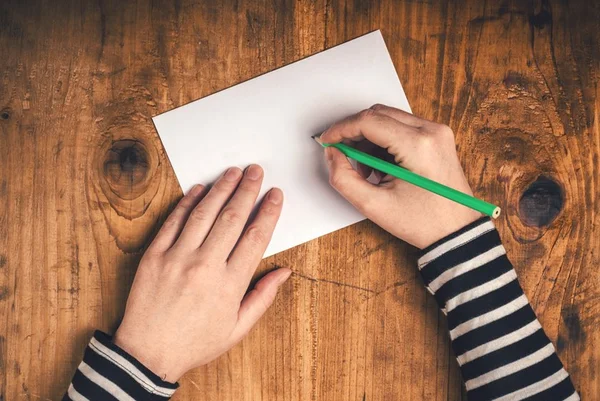 Aprenda como ajudar crianças e adolescentes a estudar Redação