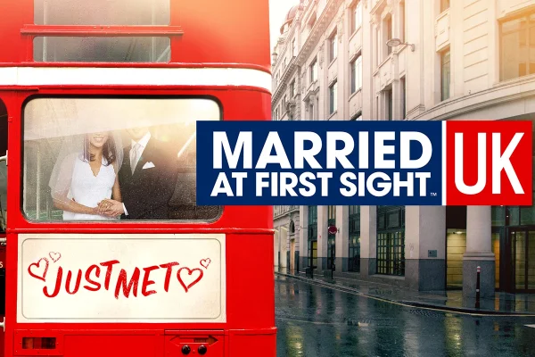 Imagem colorida do pôster do reality Married at First Sight UK - Metrópoles