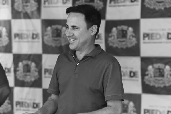 Geraldo Pinto de Camargo Filho, prefeito de Piedade, faleceu na quinta-feira (18/12). Sepultamento está previsto para esta sexta-feira (19) - Metrópoles