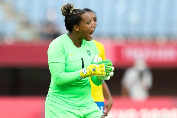 Goleira Bárbara e atleta paralímpica batem boca nas redes sociais