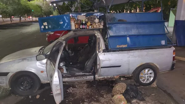 Suspeito coloca fogo em carro de vendedor de frutas em Palmas
