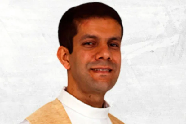padre excomungado igreja católica
