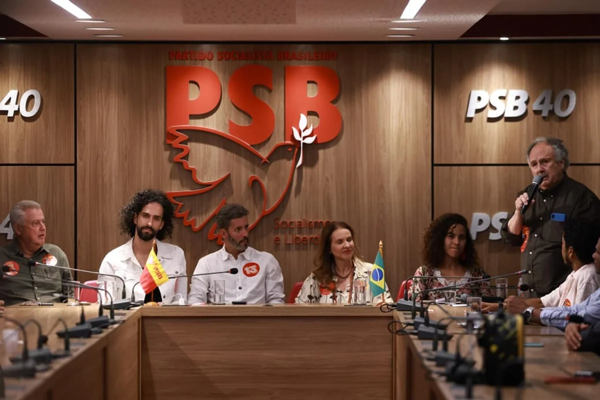 Cerimônia reuniu nomes do PSB como Rodrigo Rollemberg e Múcio Botelho Cerimônia reuniu nomes do PSB como Rodrigo Rollemberg e Múcio Botelho