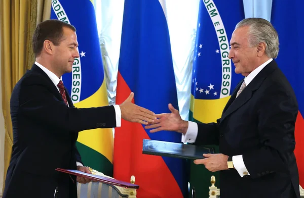 Temer se encontra com Medvedev e pede mais colaboração econômica com Rússia