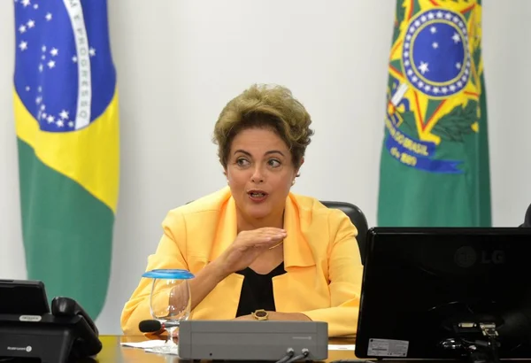 Dilma anuncia nesta segunda corte de R$ 20 bi em despesas
