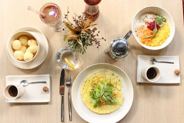 Lavi for Good lança menu de café da manhã com receitas veganas e raw