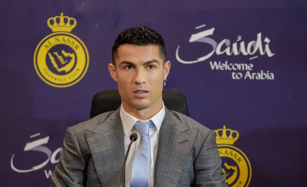 Estreia de CR7 diante do PSG tem ingresso leiloado por R$ 14 milhões