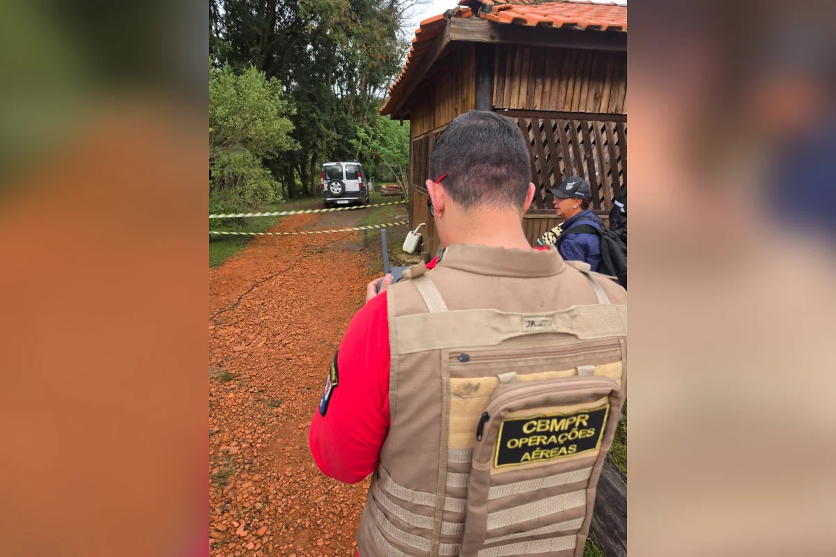 Desde o início da operação, as equipes empregaram buscas terrestres, aquáticas e aéreas, além de utilizar recursos tecnológicos, como drones Desde o início da operação, as equipes empregaram buscas terrestres, aquáticas e aéreas, além de utilizar recursos tecnológicos, como drones