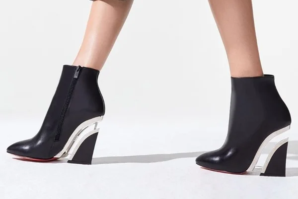 Sapato “flutuante”: conheça o novo modelo de salto da Louboutin