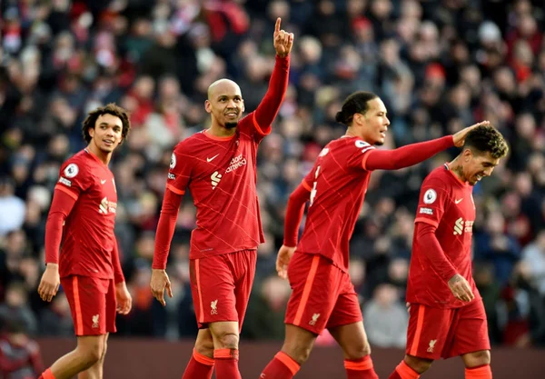 Liverpool bate Brentford e assume 2º lugar na Premier League
