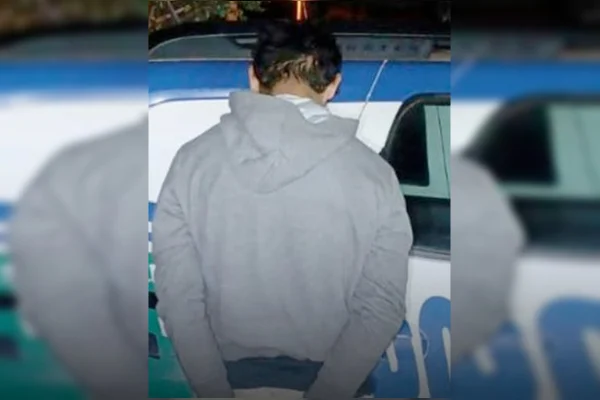 Motorista de app abaixa as calças e assedia mulher obrigando a vítima pegar no pênis dele