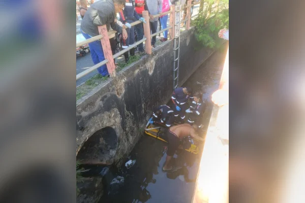 BH: motociclista é arremessado para córrego após bater em meio-fio