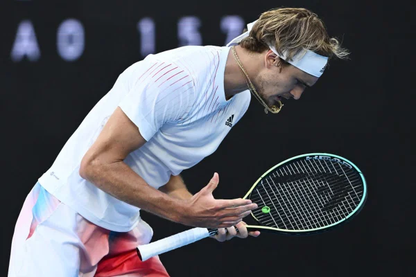 Alexander Zverev tenta agredir árbitro durante torneio em Acapulco