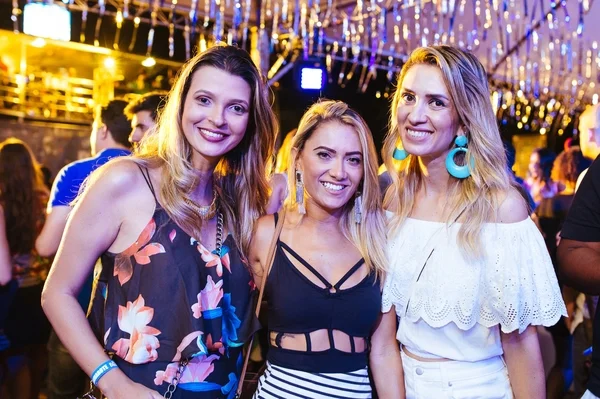 Denise Rodrigues, Tay Oliver e Ju Rodrigues Denise Rodrigues, Tay Oliver e Ju Rodrigues