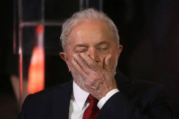 Lula sugere mandar Bolsonaro à Ucrânia: “Pra resolver o problema lá”