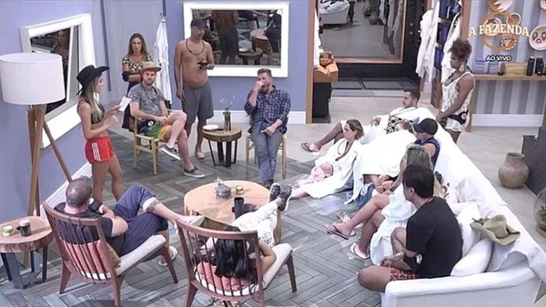 Yuri recebe punição e fica revoltado com equipe de “A Fazenda”