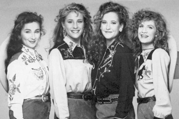 Foto em preto e branco da banda Dixie Chicks - Metrópoles