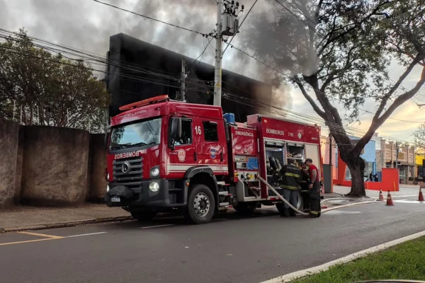incêndio loja veículos sp piracicaba