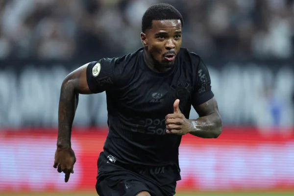 Imagem colorida de Caca, jogador do Corinthians