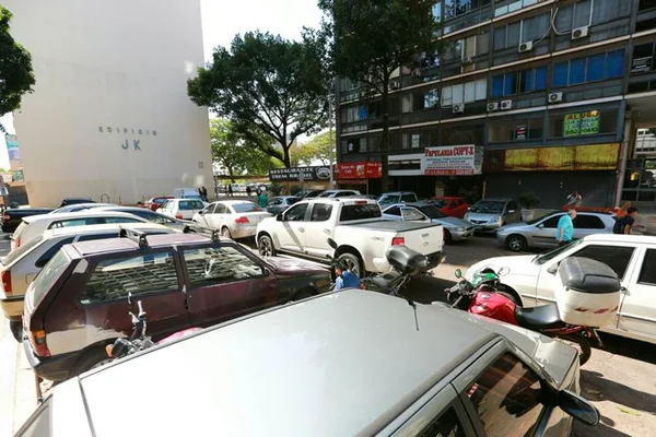 Motorista do Uber é assaltado ao atender chamado na Asa Sul