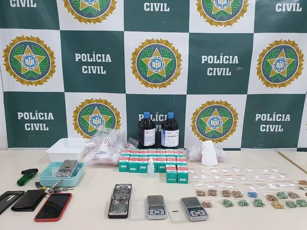 Apreensão de drogas na zona sul do Rio de Janeiro