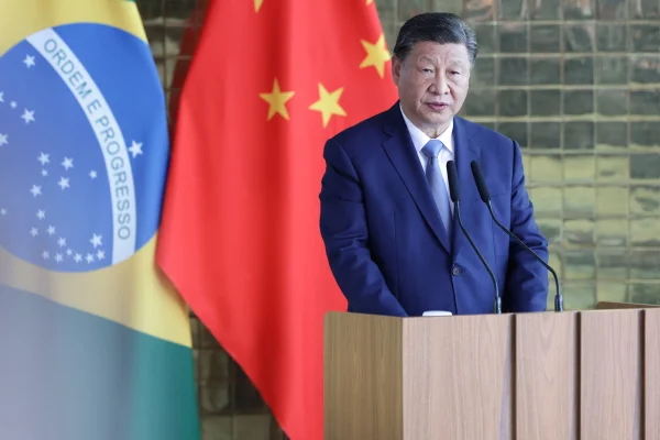 Presidente Xi Jinping durante assinatura dos 37 acordos bilaterais Metropoles
