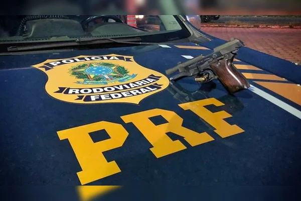 Empresário do DF é preso por porte ilegal de arma na BR-020