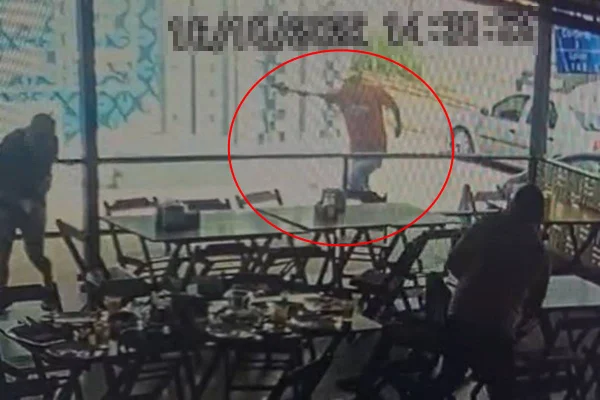 Veja imagens de bandido perigoso armado atrás de rival em bar no DF