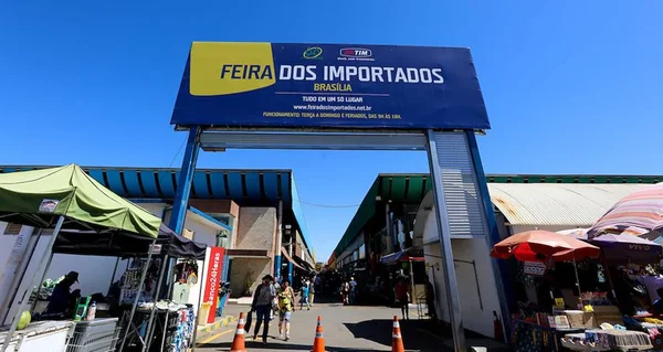 Briga de feirantes acaba com homem esfaqueado na Feira dos Importados