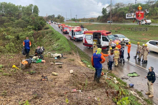 Foto de acidente em rodovia