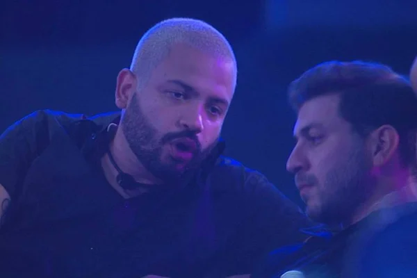 Caio e Projota em festa do BBB21