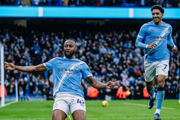 Imagem de Antoine Semenyo comemorando gol do Manchester City - Metrópoles