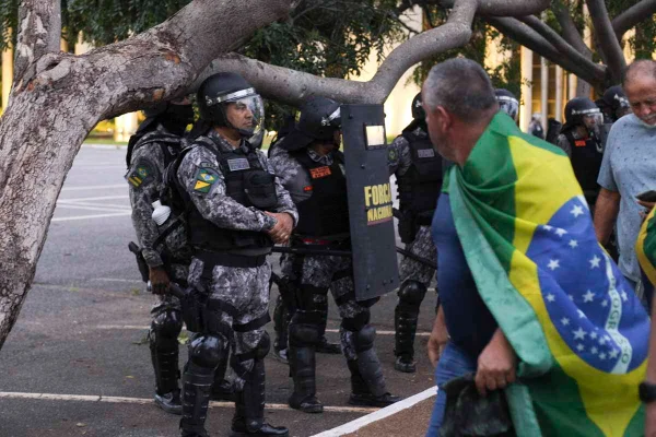 PM sobre atuação em ato terrorista: “Rígidos parâmetros de segurança” - destaque galeria