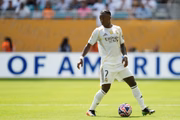 Vini Jr. pede aumento salarial ao clube.