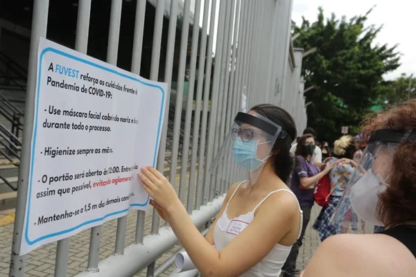 Com pandemia, abstenção da Fuvest aumenta e chega a 13,2%