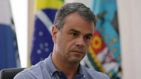 Bolsonaristas reagem mal ao apoio de prefeito da Baixada a Bolsonaro