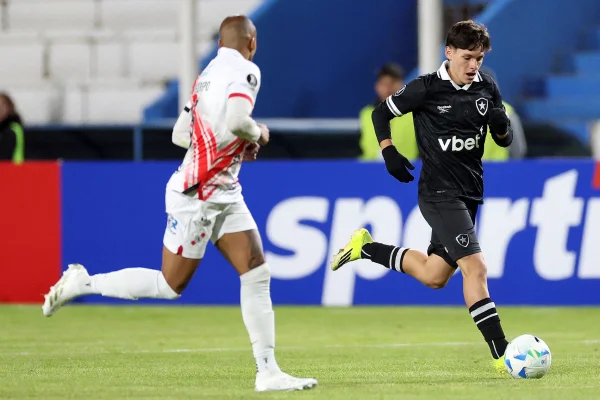Imagem colorida da partida entre Atlético Nacional Potosí x Botafogo