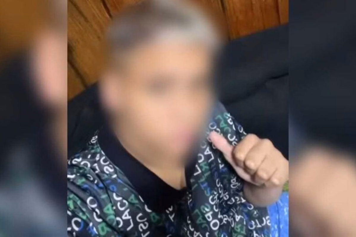 Frentista humilha menino autista de 13 anos em MS: “Não sabe ler?” 1 Criança autista