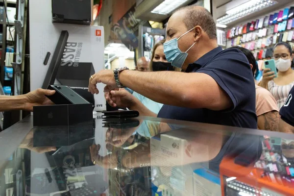 Ibaneis Rocha na Feira dos Importados, no SIA