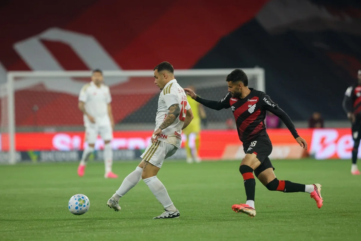 O Furacão venceu o Internacional na Arena da Baixada O Furacão venceu o Internacional na Arena da Baixada