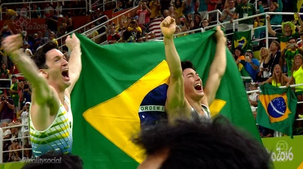 Ginástica: brasileiros faturam prata e bronze no solo