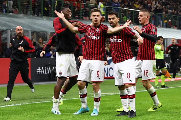 Na estreia de Pioli, Milan leva gol no fim e empata com Lecce
