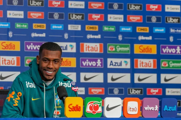 Rayan em coletiva de imprensa