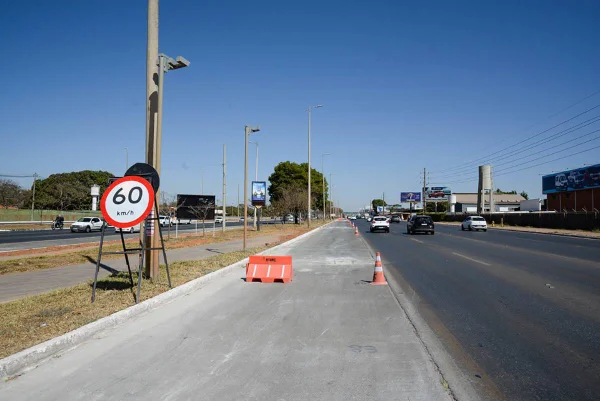 Obra na EPTG reduz velocidade máxima de 80 km/h para 60 km/h. Entenda